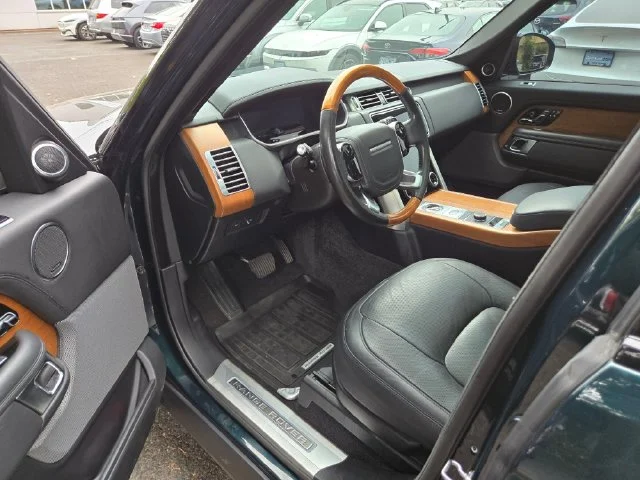 Used 2019 British Racing Green Land Rover 5.0L V8 Supercharged image 22