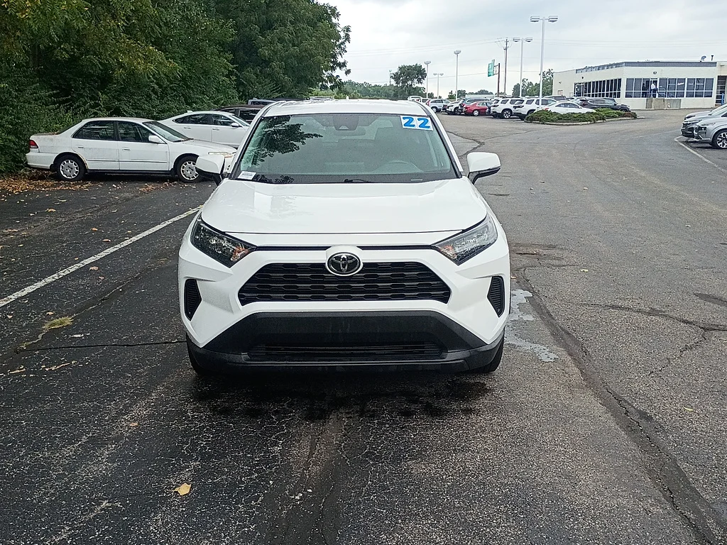 Used 2022 White Toyota LE image 8