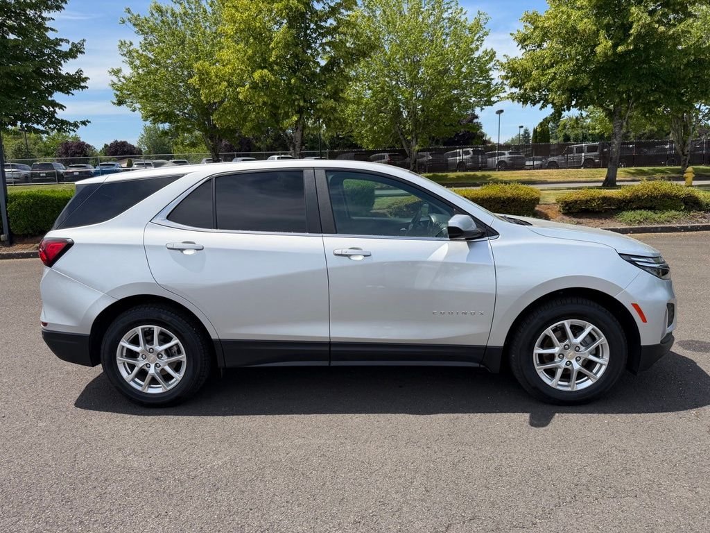 Used 2022 Silver Ice Metallic Chevrolet LT image 9