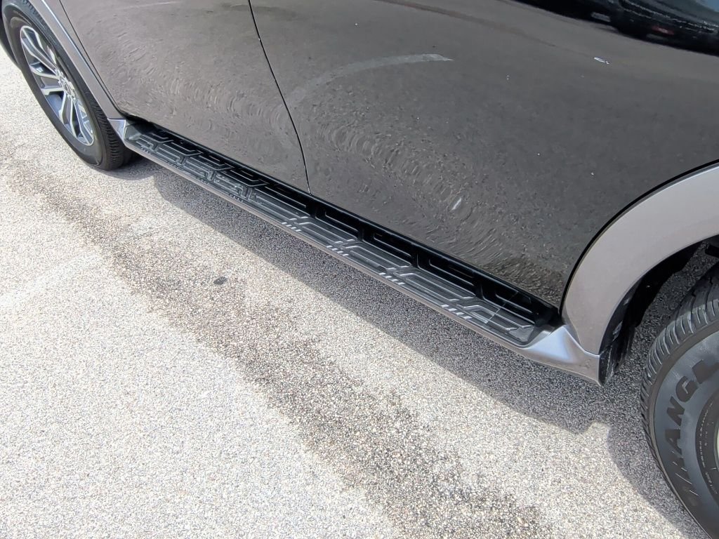 Used 2019 Super Black Nissan SL image 51