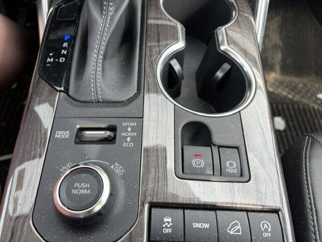 Used 2022 Blueprint Toyota Limited image 15