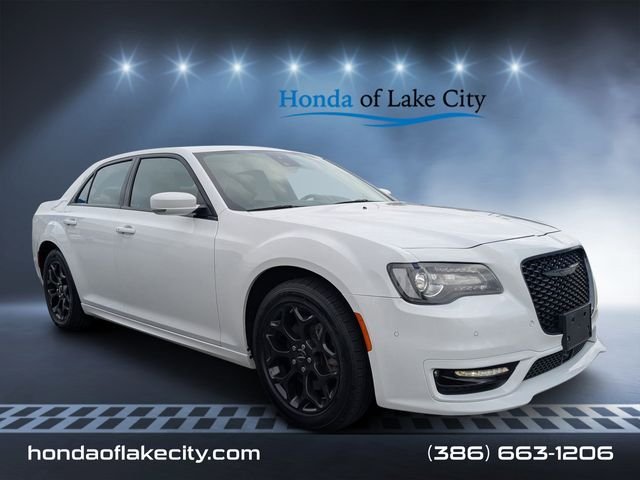 2023 Chrysler 300 Touring L
