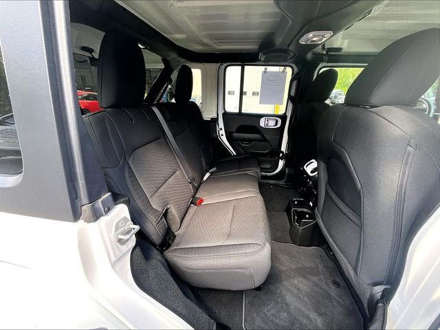 Used 2022 White Jeep Unlimited Sahara image 22