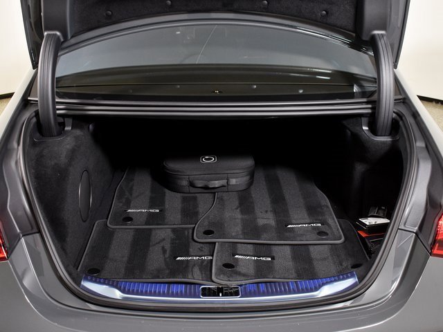 New 2026 MANUFAKTUR Silicon Grey Mercedes-Benz S 63 E AMG® image 111