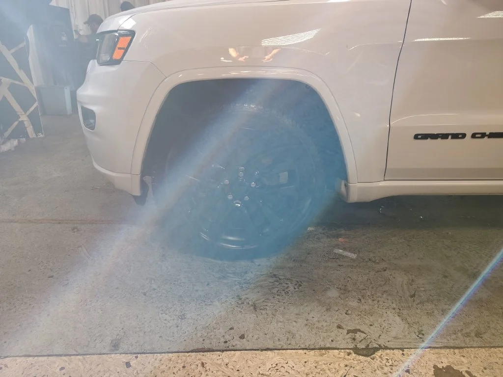 Used 2018 White Jeep Altitude image 11