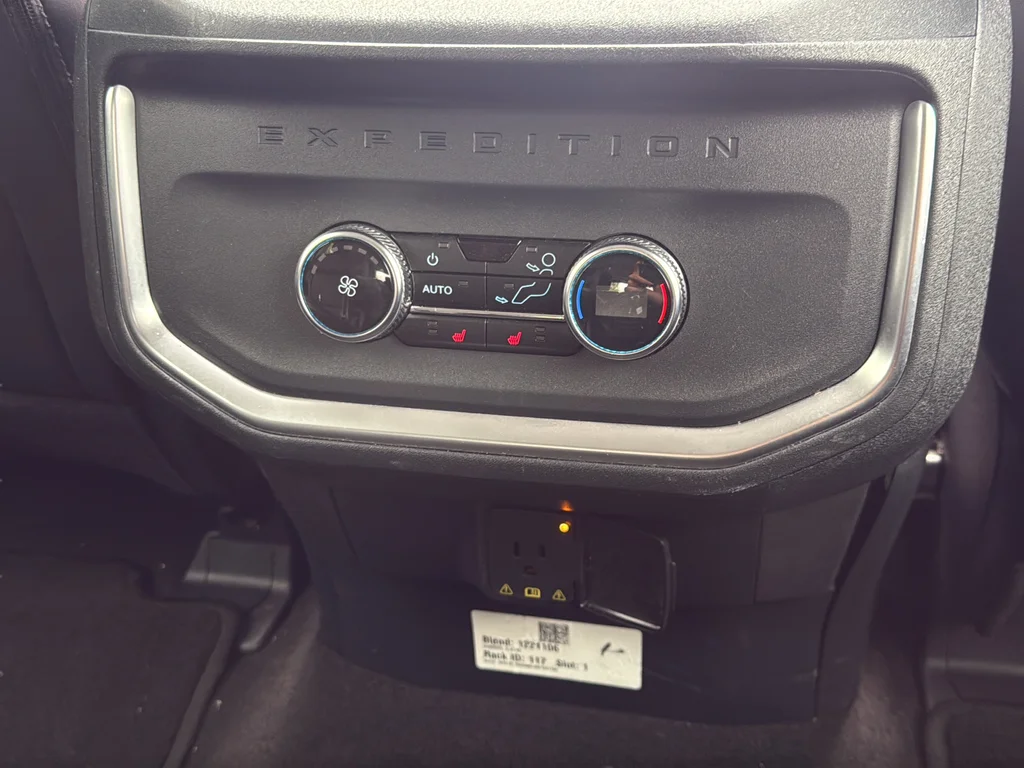 Used 2025 Black Ford Platinum image 13