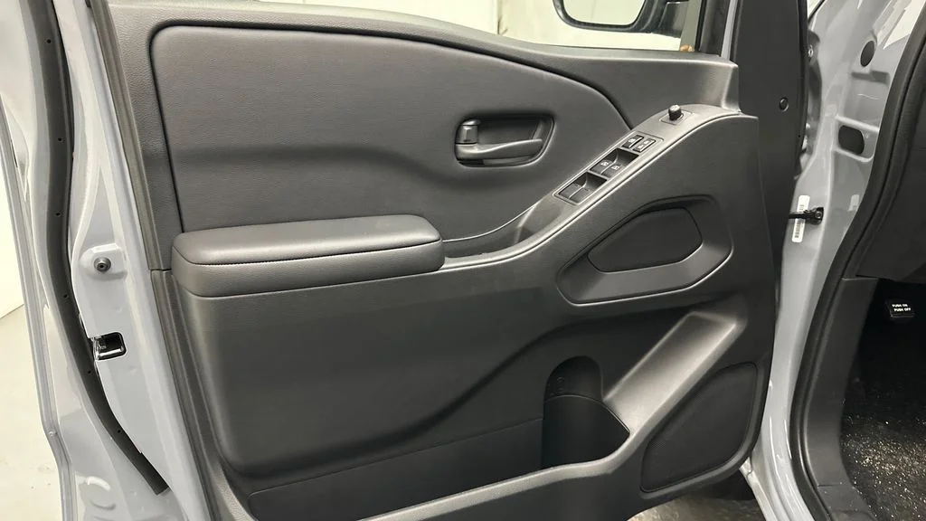 New 2026 Boulder Gray Pearl Nissan Crew Cab SV image 14