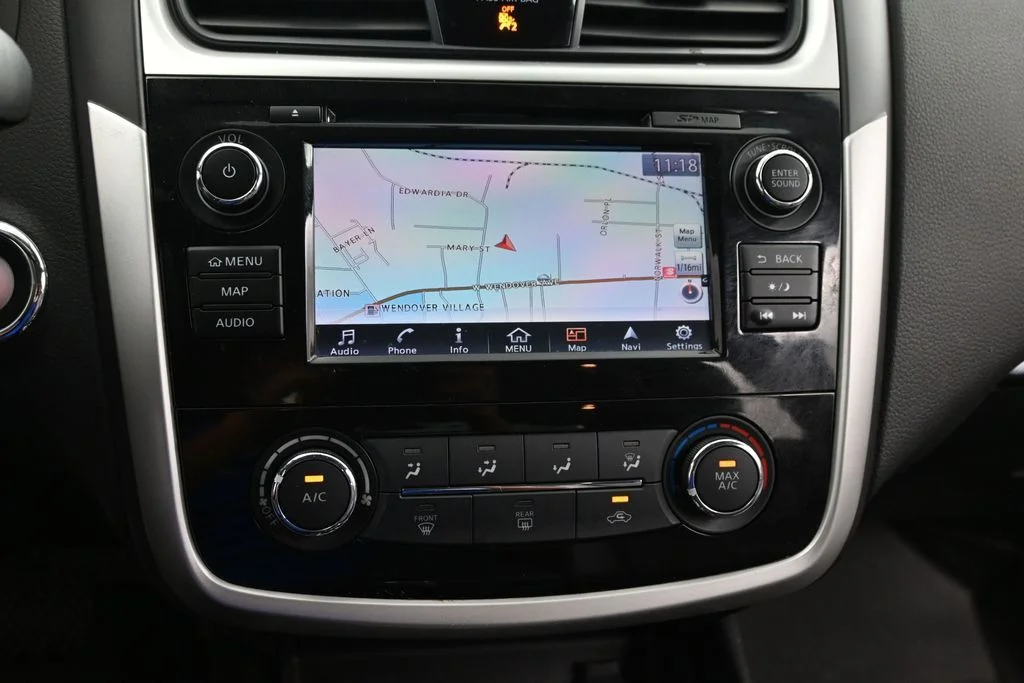 Used 2018 Gray Nissan 2.5 SR image 22