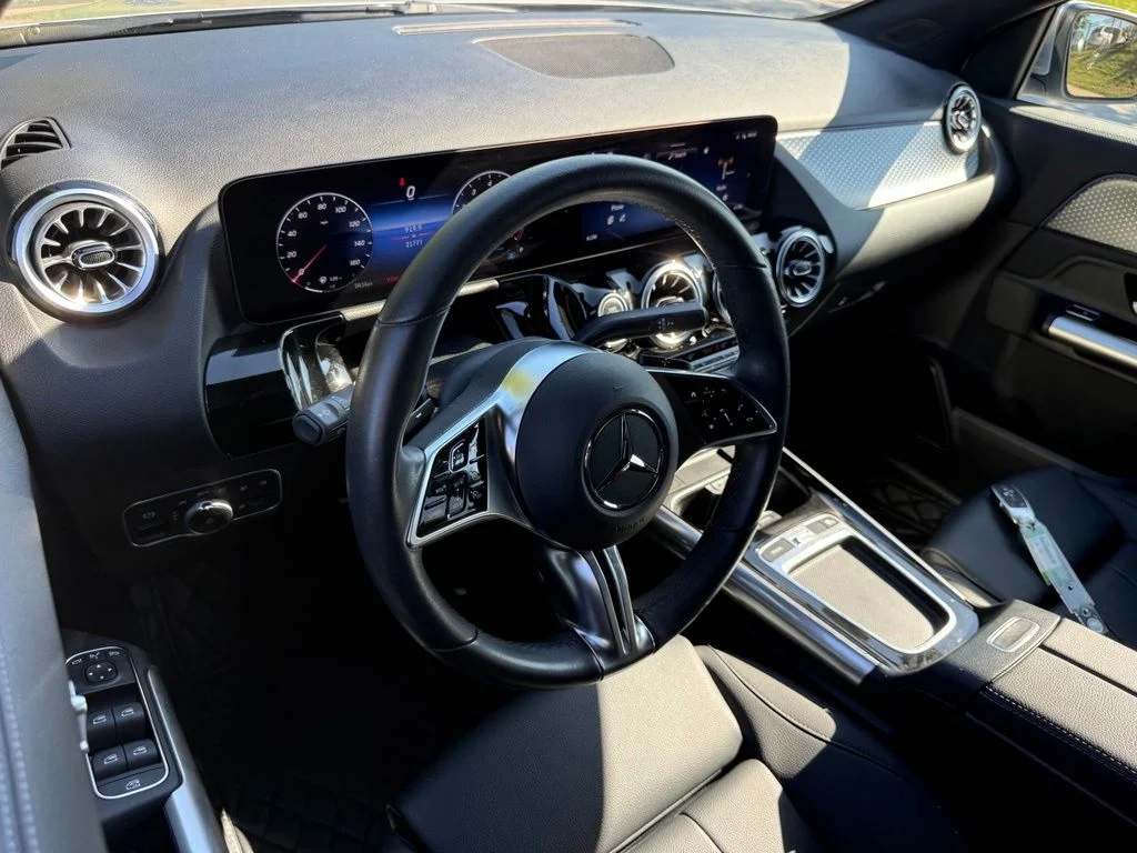 Used 2025  Mercedes-Benz GLA 250 image 3