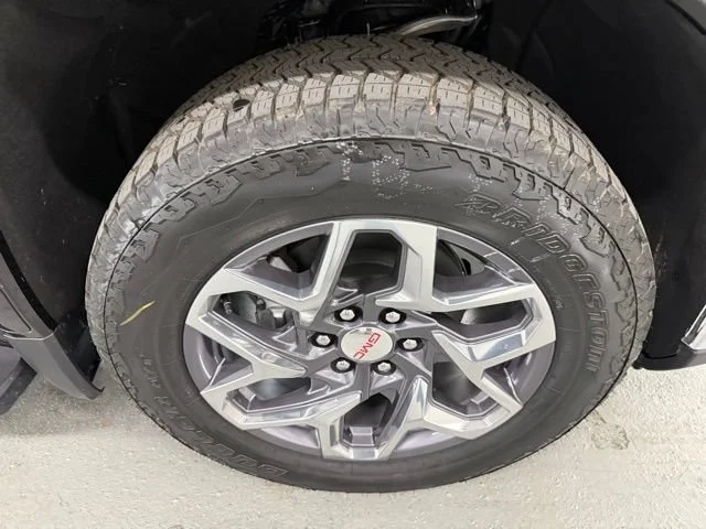 New 2026 Onyx Black GMC SLT image 4