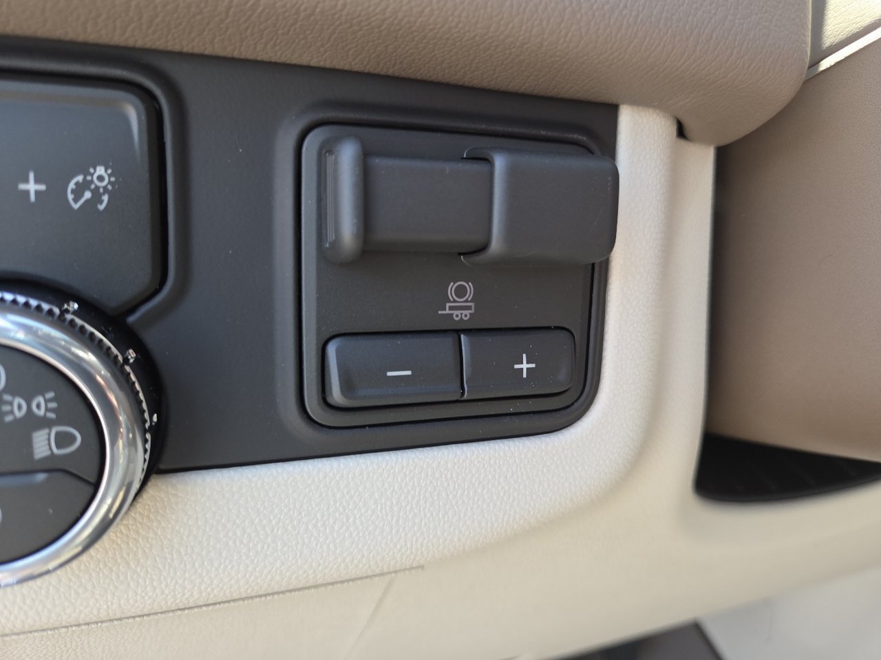 2026 GMC Yukon XL Denali - Photo 15