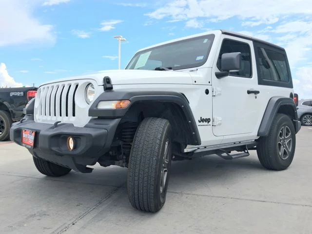 Used 2023 White Jeep Sport S image 3
