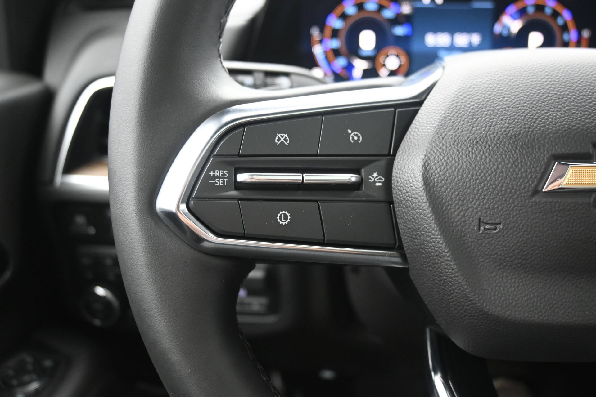 Used 2025 Black Chevrolet High Country image 25