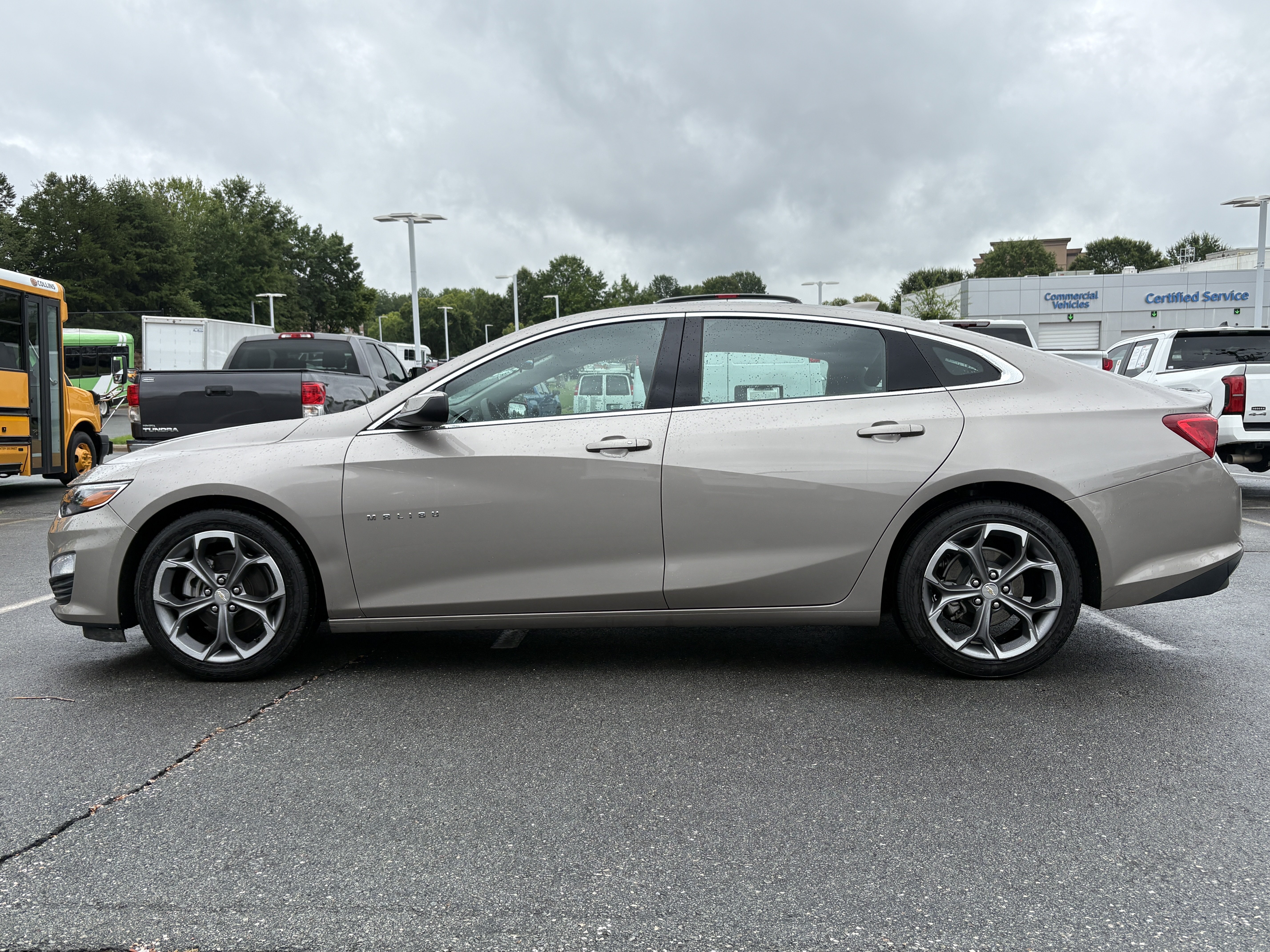 Used 2024 Mineral Gray Metallic Chevrolet 1LT image 2