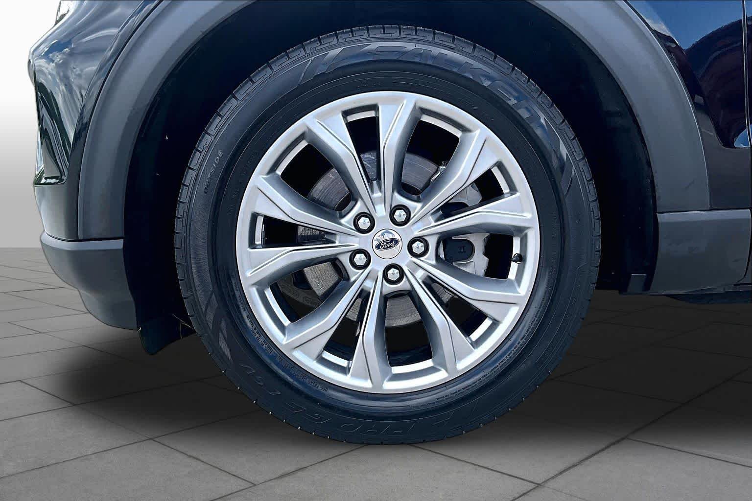 Used 2020 Agate Black Metallic Ford XLT image 9