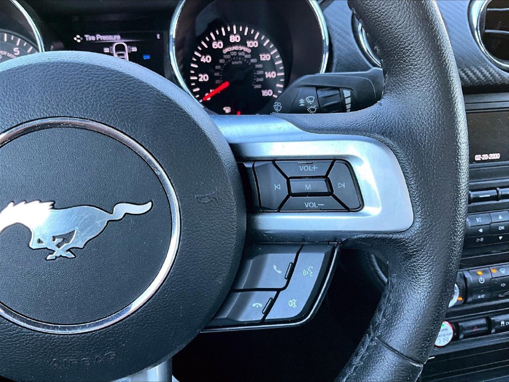Used 2015 Black Ford V6 image 23