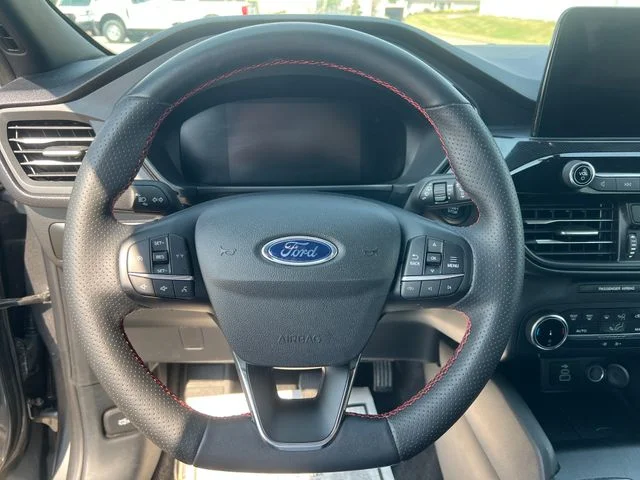 Used 2025 Gray Ford ST-Line image 13