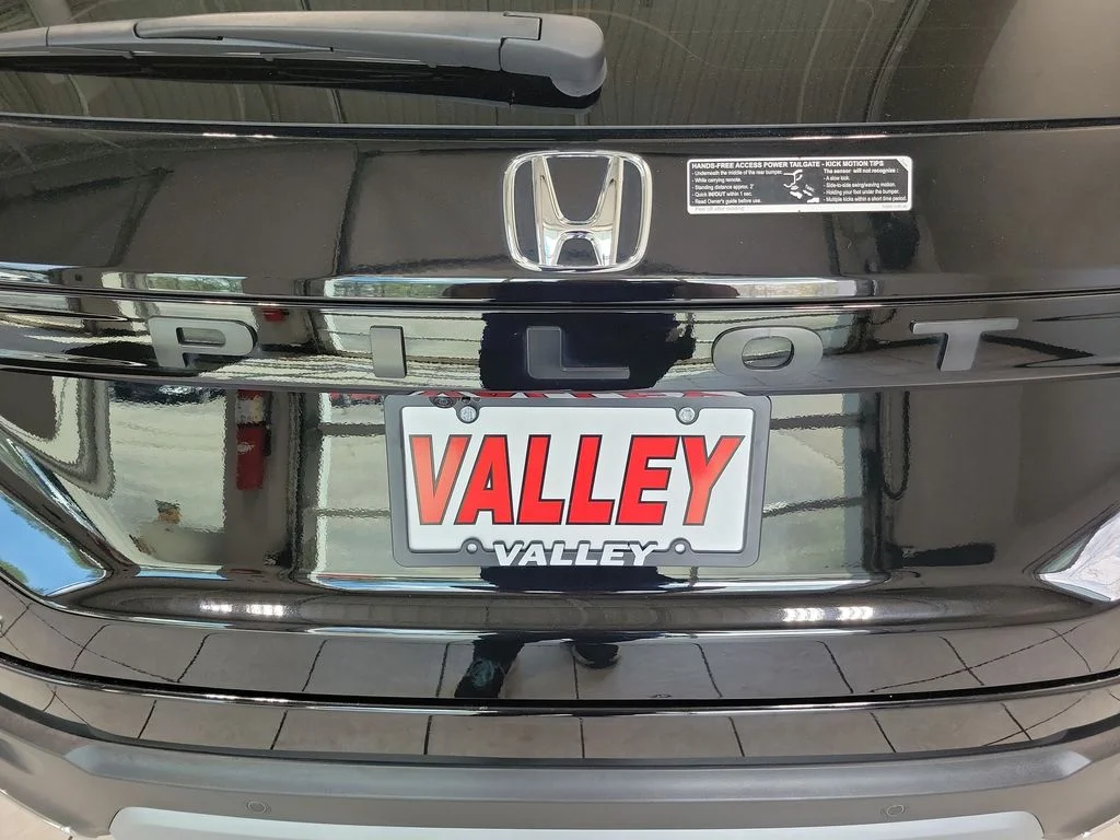 Used 2025 Black Honda Elite image 14