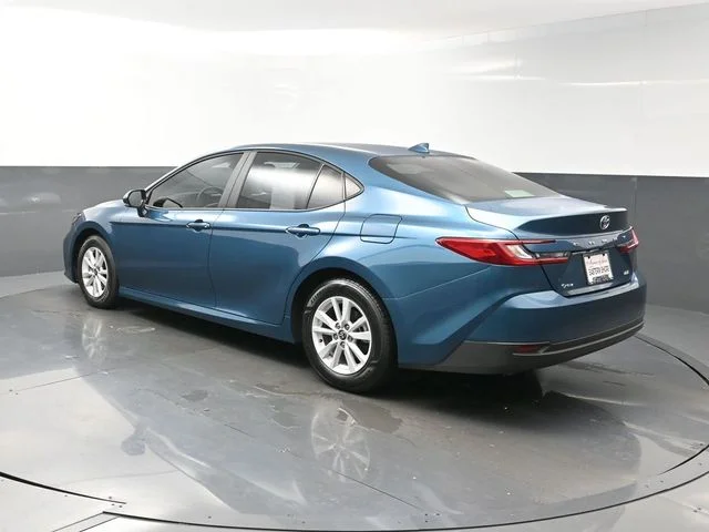 Used 2026  Toyota LE image 5