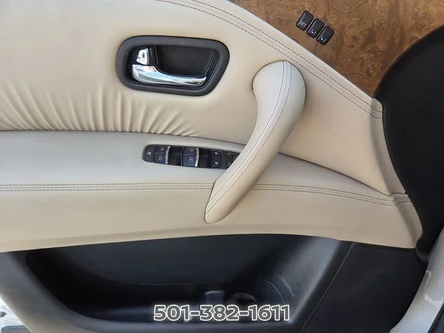 Used 2023 White Nissan SL image 28