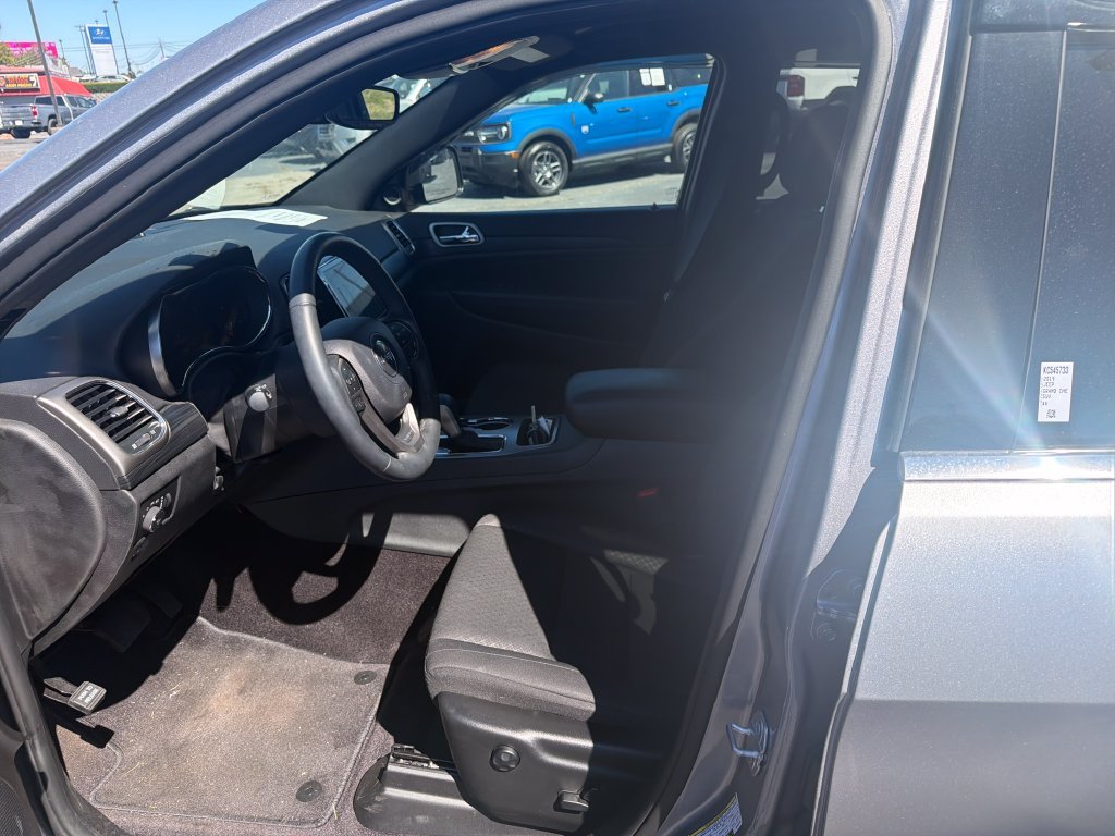 Used 2019 Silver Jeep Laredo E image 13