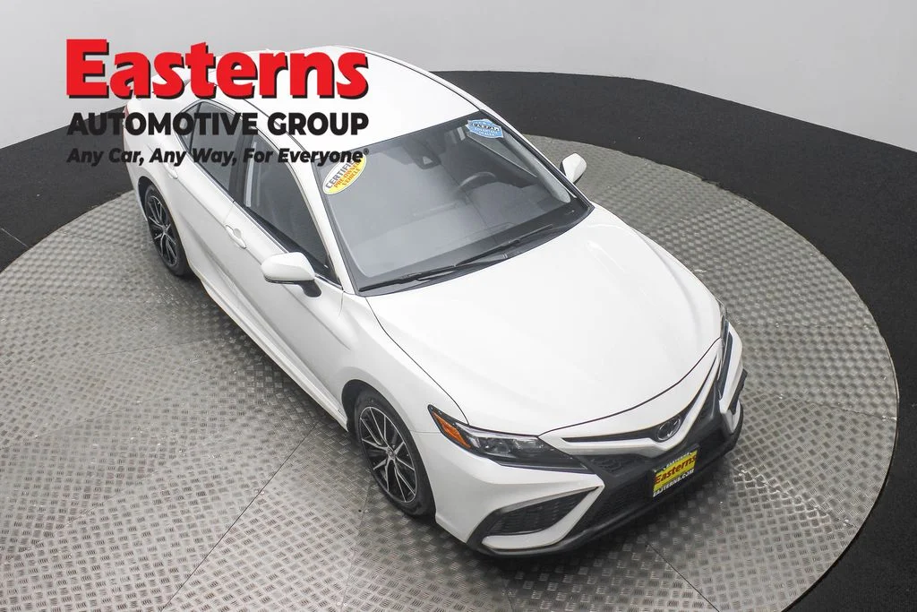 Used 2024 White Toyota SE image 3