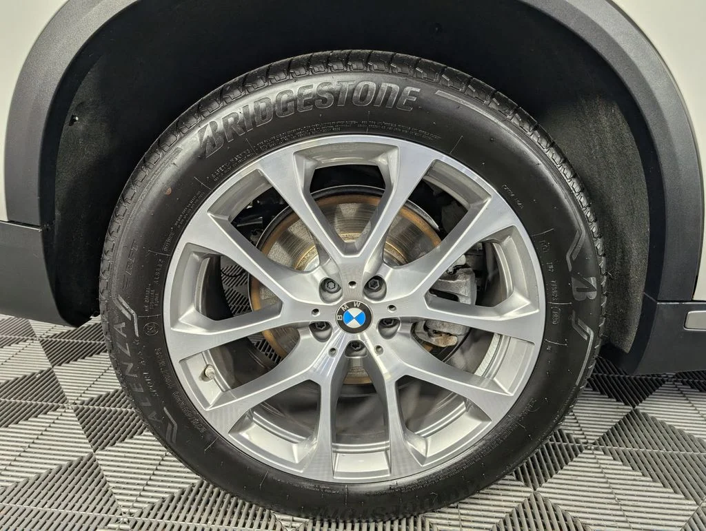 Used 2026 Alpine White BMW xDrive40i image 10