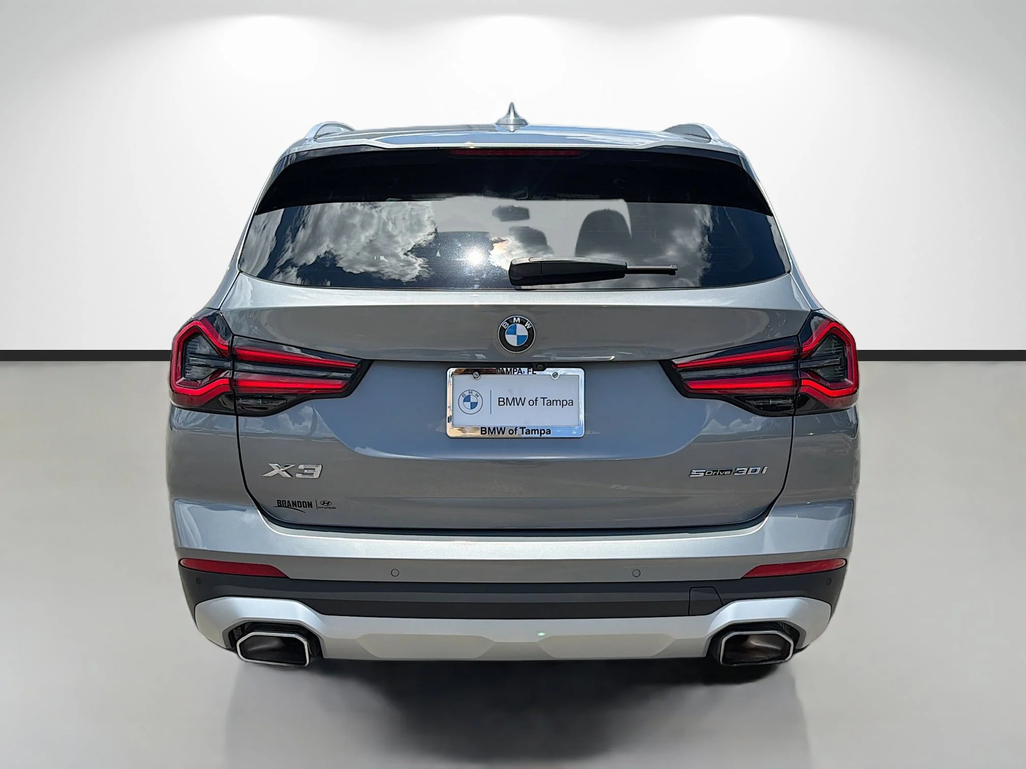 Used 2023 Skyscraper Gray Metallic BMW sDrive30i image 4