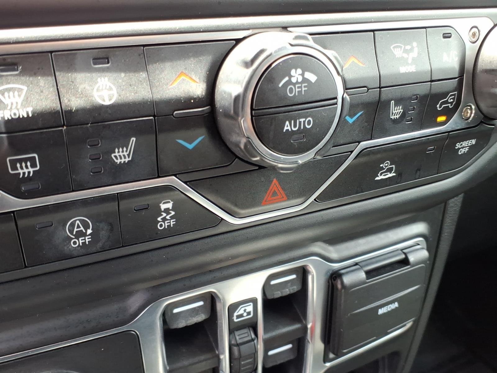 Used 2023 Black Clearcoat Jeep Sport S image 10