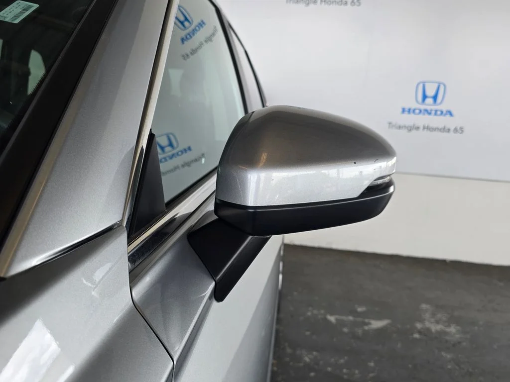 Used 2025  Honda LX image 26