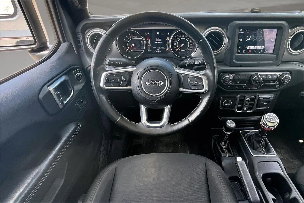Used 2019 Silver Jeep Unlimited Sahara image 8