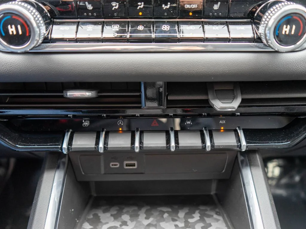 New 2026 Onyx Black GMC Elevation image 23