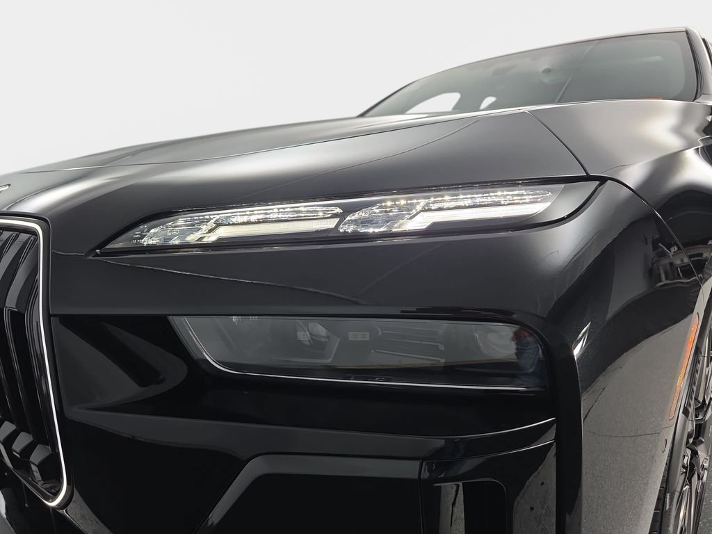 New 2026 Black Sapphire Metallic BMW 760i xDrive image 31