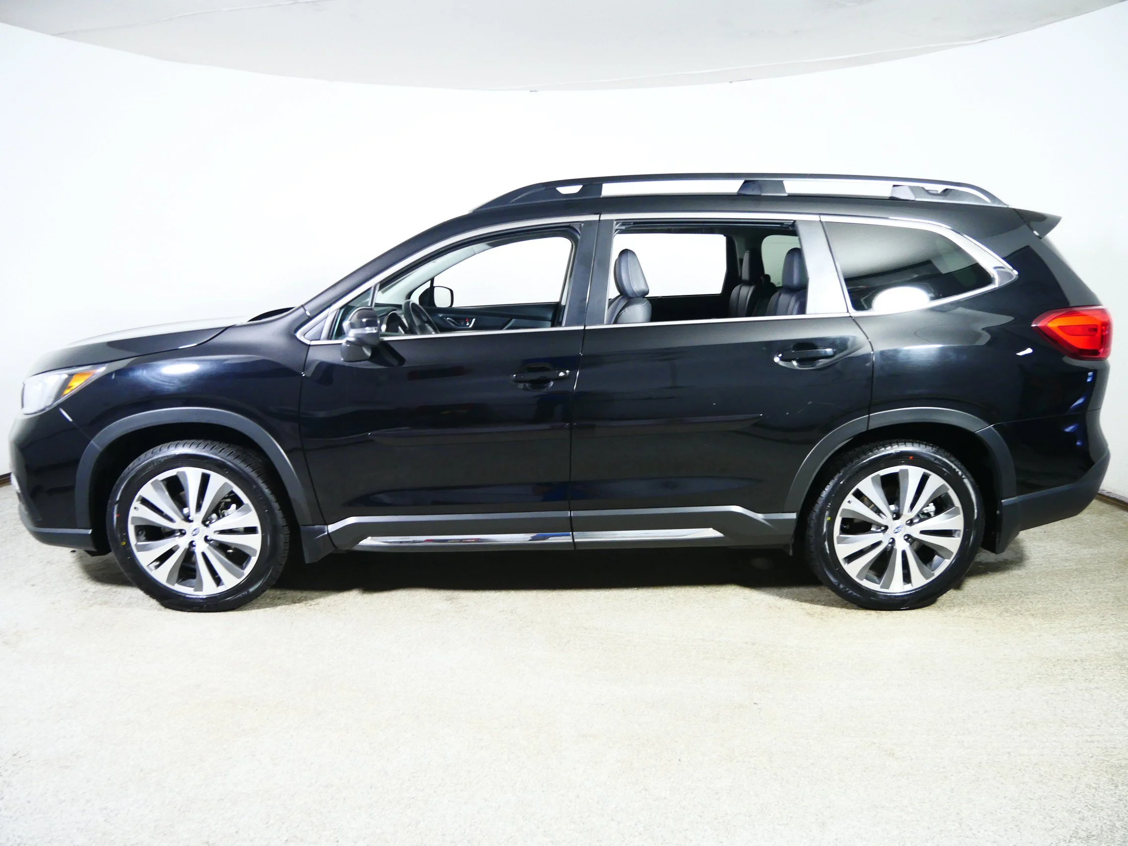 Used 2020 Crystal Black Silica Subaru Limited image 4