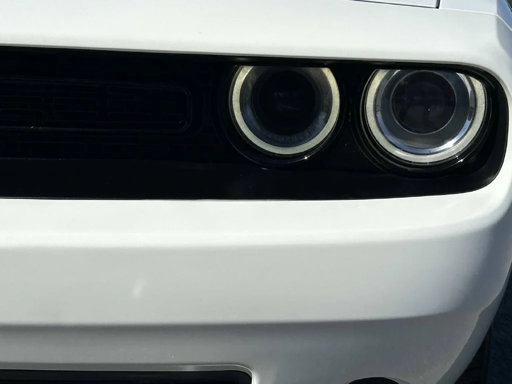 Used 2021 White Dodge SXT image 33