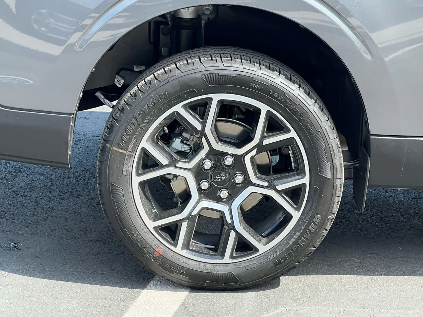 New 2026 Carbonized Gray Metallic Ford Lariat® image 15