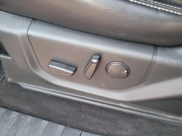 Used 2019 White Ford Lariat image 20