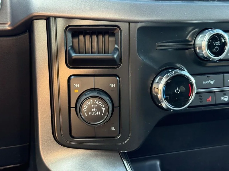 New 2026 Avalanche Ford XLT 4WD SuperCrew 5.5