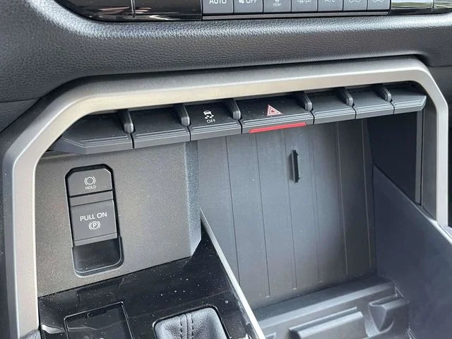 Used 2023 Ice Cap Toyota SR5 image 13