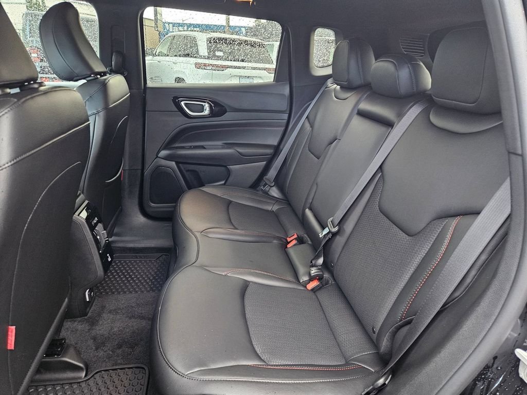 Used 2026 Diamond Black Crystal Pearlcoat Jeep Trailhawk image 28