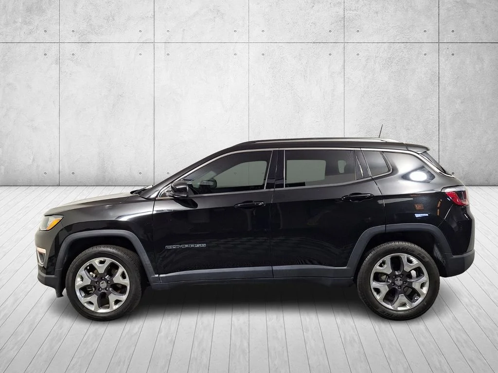 Used 2021 Diamond Black Crystal Pearlcoat Jeep Limited image 8