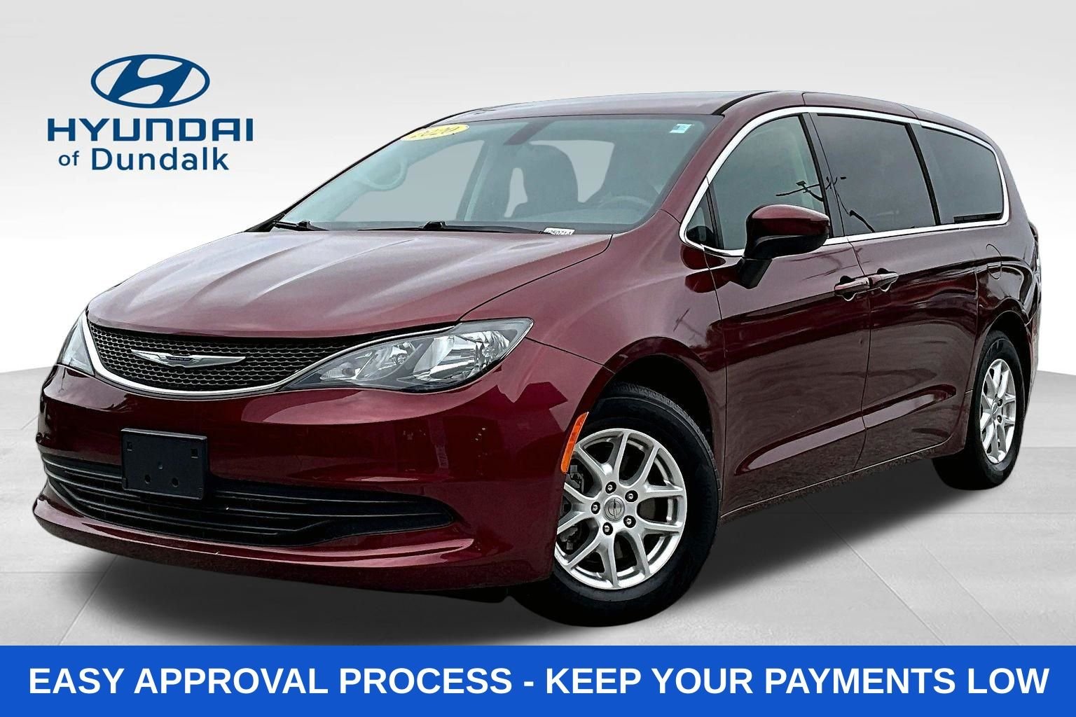 2020 Chrysler Voyager LX's photo