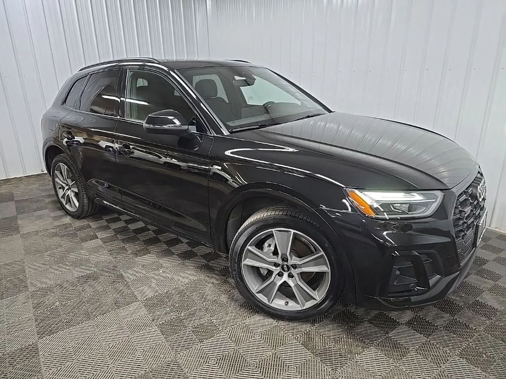 Used 2025 Black Audi 45 S line Premium image 7