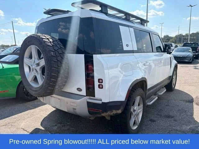 Used 2020  Land Rover SE image 7