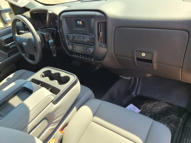 Used 2024 White Chevrolet 1WT image 16
