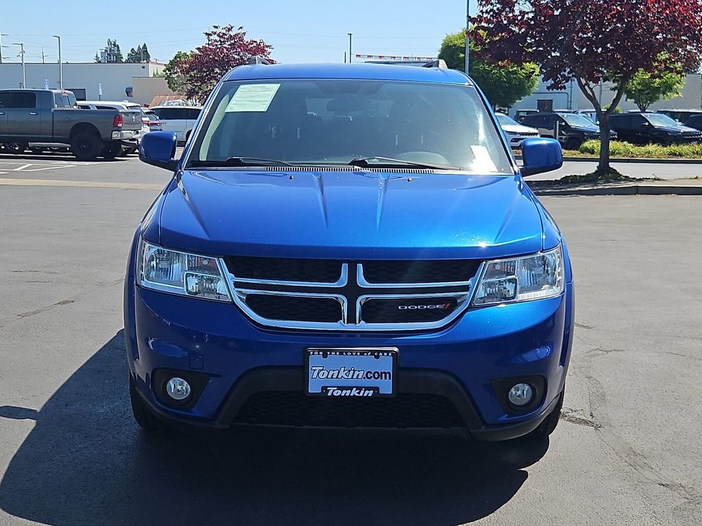 Used 2015 Blue Dodge SXT image 9