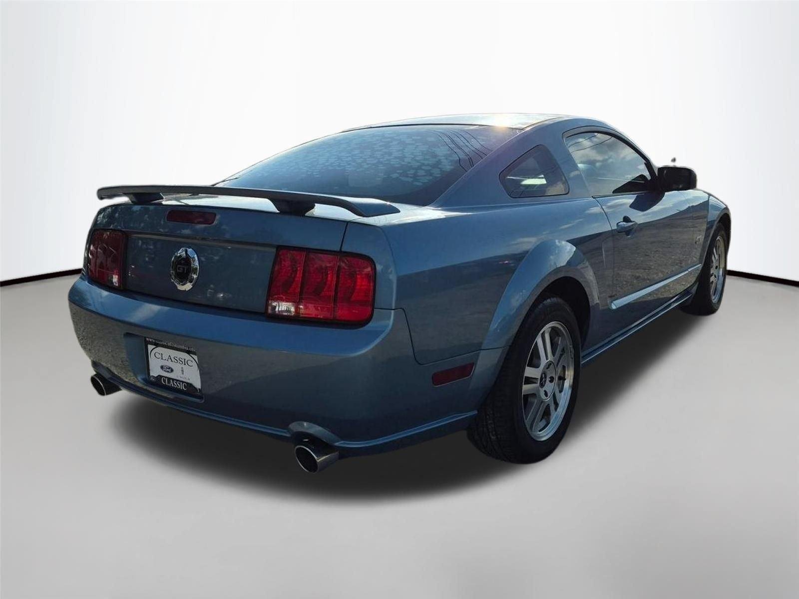 Used 2006  Ford GT Deluxe image 5
