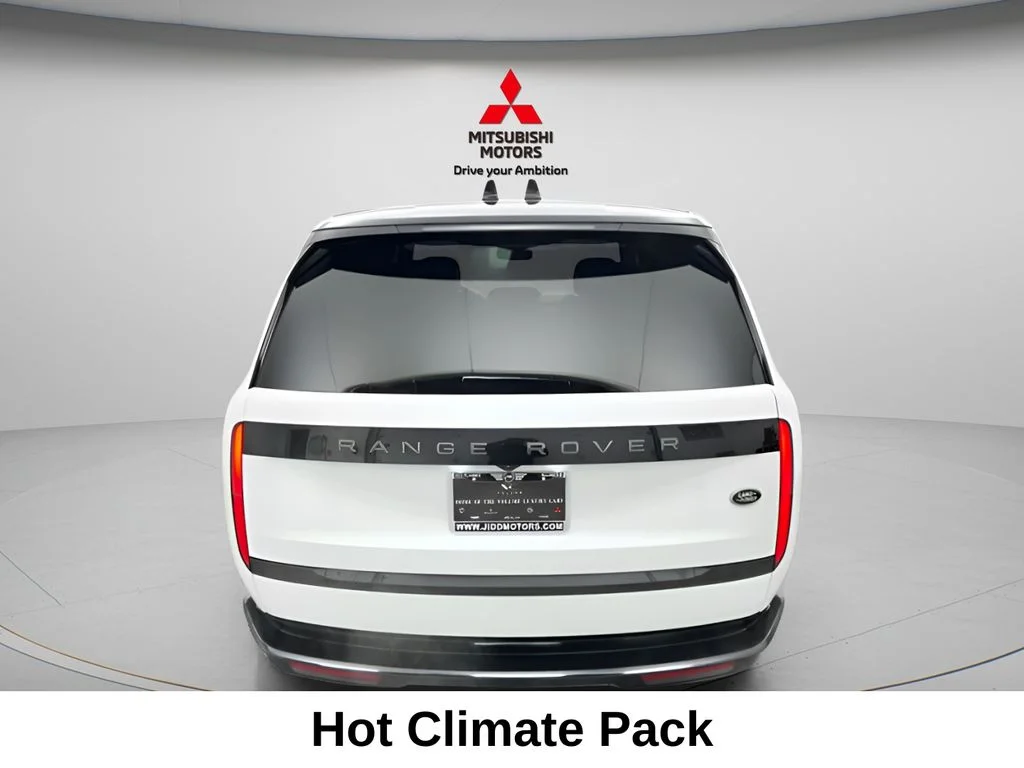 Used 2023 Fuji White Land Rover SE image 5