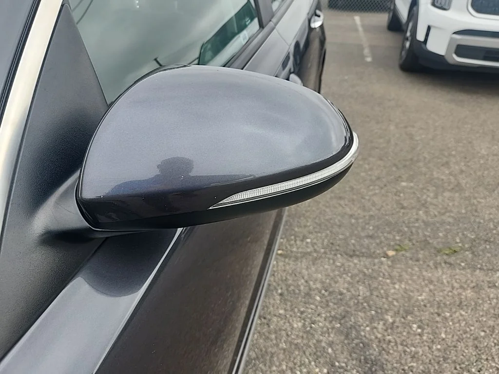 Used 2017 Gray Kia Base image 6