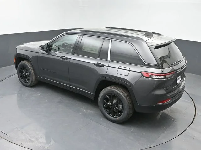 New 2026 Baltic Gray Metallic Clear-Coat Exterior Paint Jeep Altitude image 32
